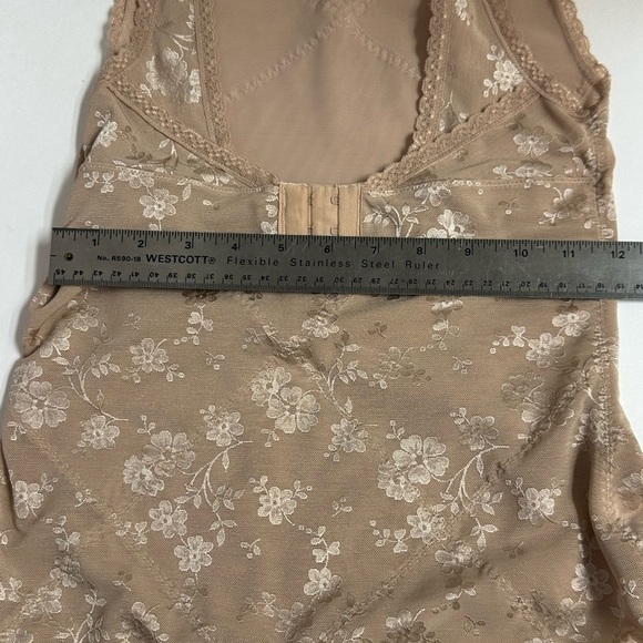 Modern Movement Shapewear Womens Medium Tan Floral Lace - Picture 7 of 11